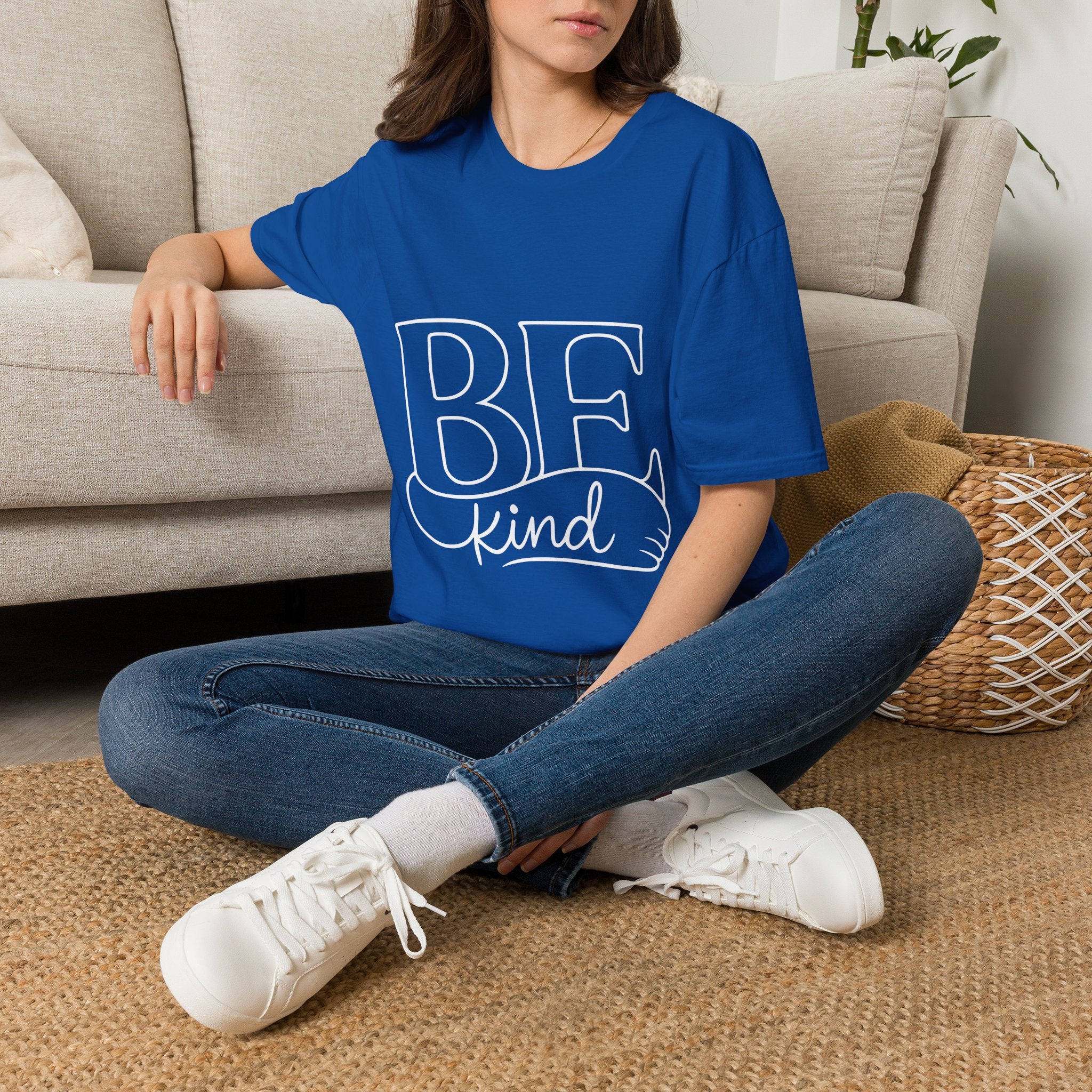 T-Shirt - BE Kind Outline Graphic Tee — Positive Message, Casual Everyday Wear