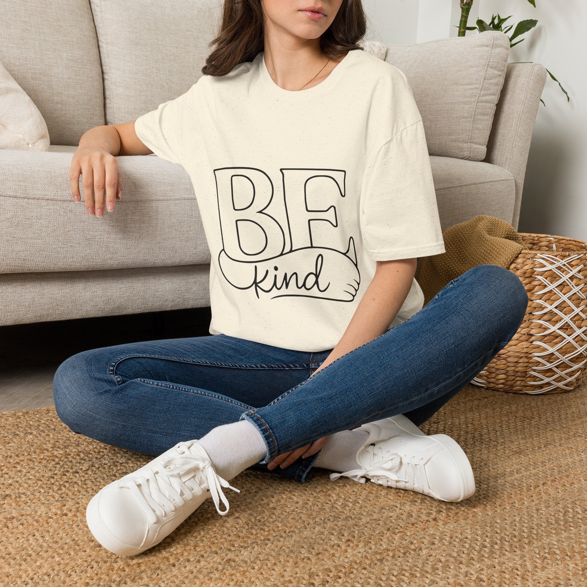 T-Shirt - BE Kind Outline Graphic Tee — Positive Message, Casual Everyday Wear
